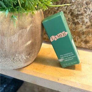 NEW in Box La Mer The Revitalizing Hydrating Serum - .1 fl oz
